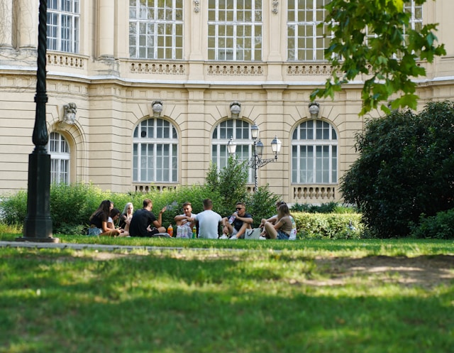 Étudiante disparue à Paris : un tunnel secret derrière le jardin révèle l’impensable