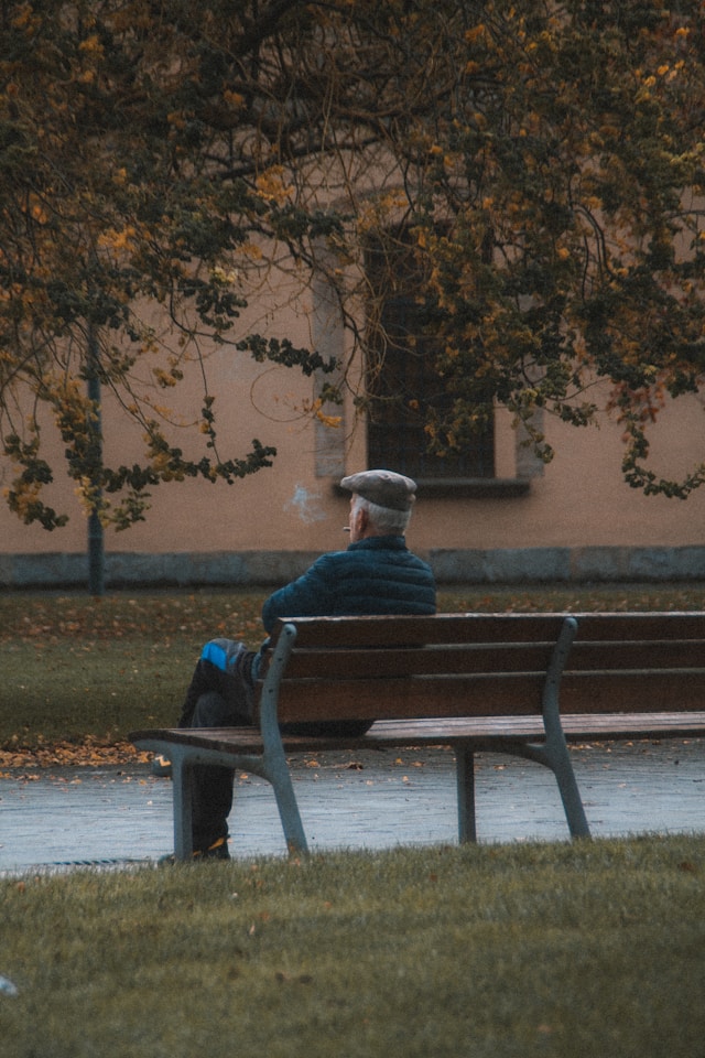 kindness story between old man and stranger