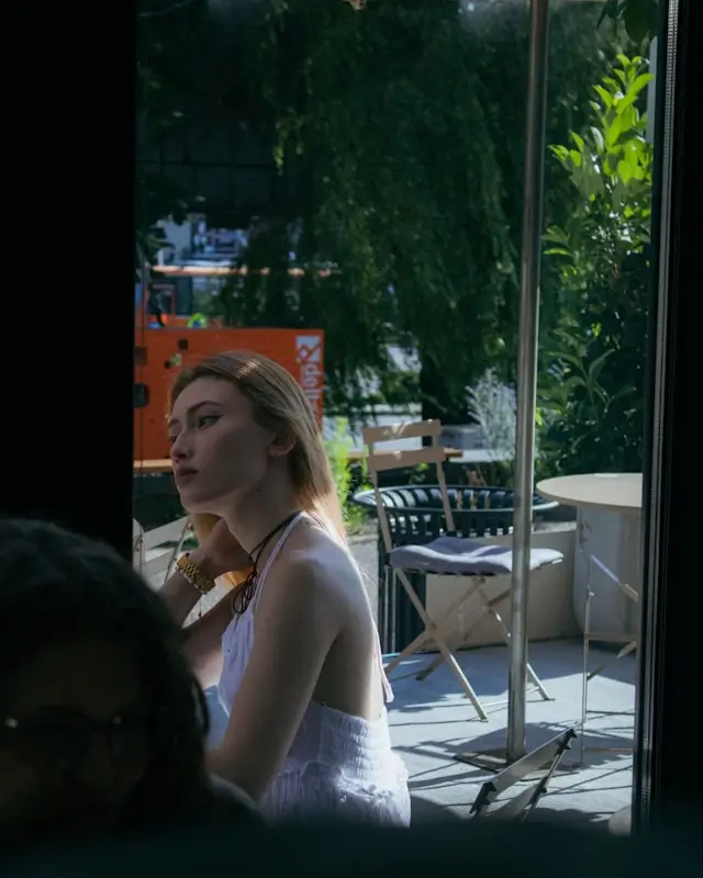 true love story in real life between billionaire and waiter
