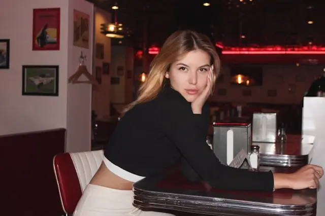 True Love Story in Real Life: The Billionaire Woman Who Fell in Love with a Waiter in New York