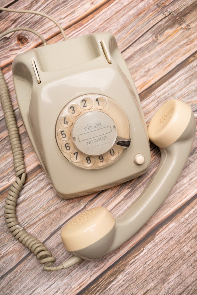 bedtime stories stories - haunted old phone